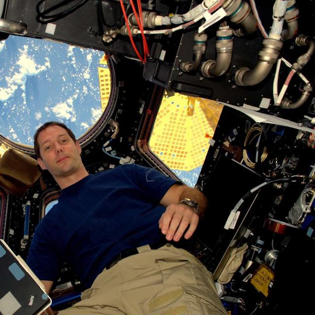 Thomas Pesquet dans la coupole de l&#39;ISS. © Esa