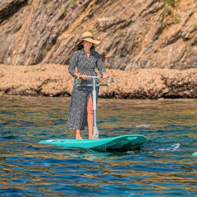 Voici, le BlueWay, la trottinette électrique&nbsp; des mers produit par la start-up provençale Next Blue Tech. À&nbsp;tester dès cet été !&nbsp;© Next Blue Tech