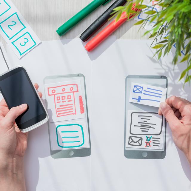 L’UX designer se met à la place de l’utilisateur final pour proposer la meilleure interface possible et la rendre la plus agréable possible. © REDPIXEL, Fotolia.