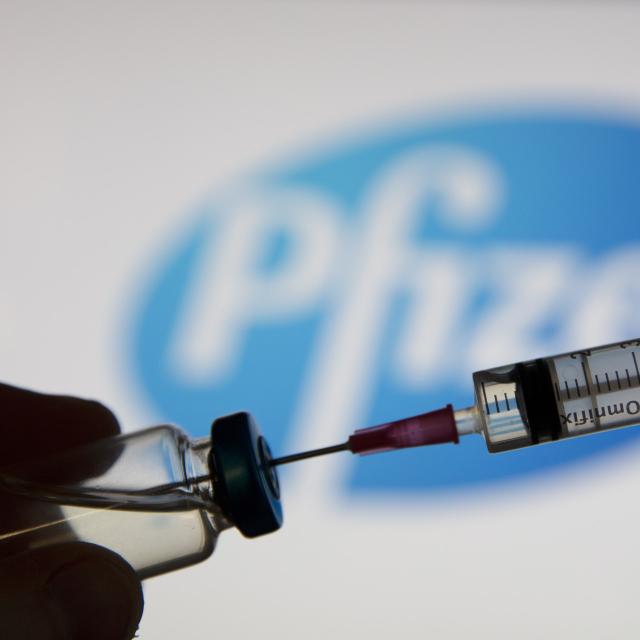 Le vaccin&amp;nbsp;de Pfizer protège contre le variant anglais et sud-africain du coronavirus. © ink drop, Adobe Stock
