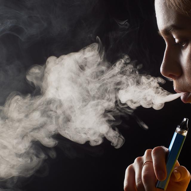 Le vapotage n'est pas  sans danger  : voici ce que l'Anses a trouv dans  les missions du vapotage