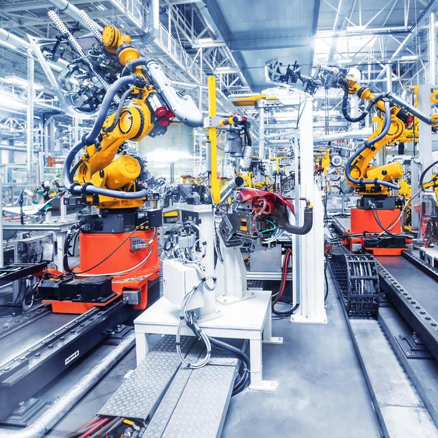 L&#39;ingénieur en robotique intervient notamment dans le secteur industriel afin de concevoir des robots capables d&#39;effectuer un travail à la chaîne rapide et répétitif.&amp;nbsp;©&amp;nbsp;Nataliya Hora, Adobe Stock.