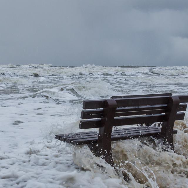 La transmission et l&#39;évolution des infections intestinales, du choléra, de la dengue, mais aussi de la&amp;nbsp;Covid-19 peuvent être largement influencées par les catastrophes météo. © Wojciech Wrzesień, Adobe Stock