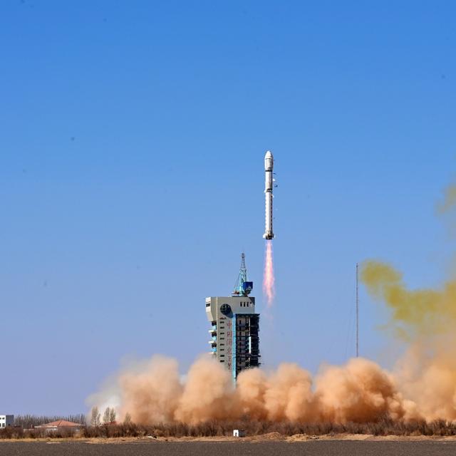 Décollage ce 1er avril 2025 d&#39;une fusée Long March 2D emportant plusieurs satellites internet Guowang pour SatNet.&amp;nbsp;© CASC