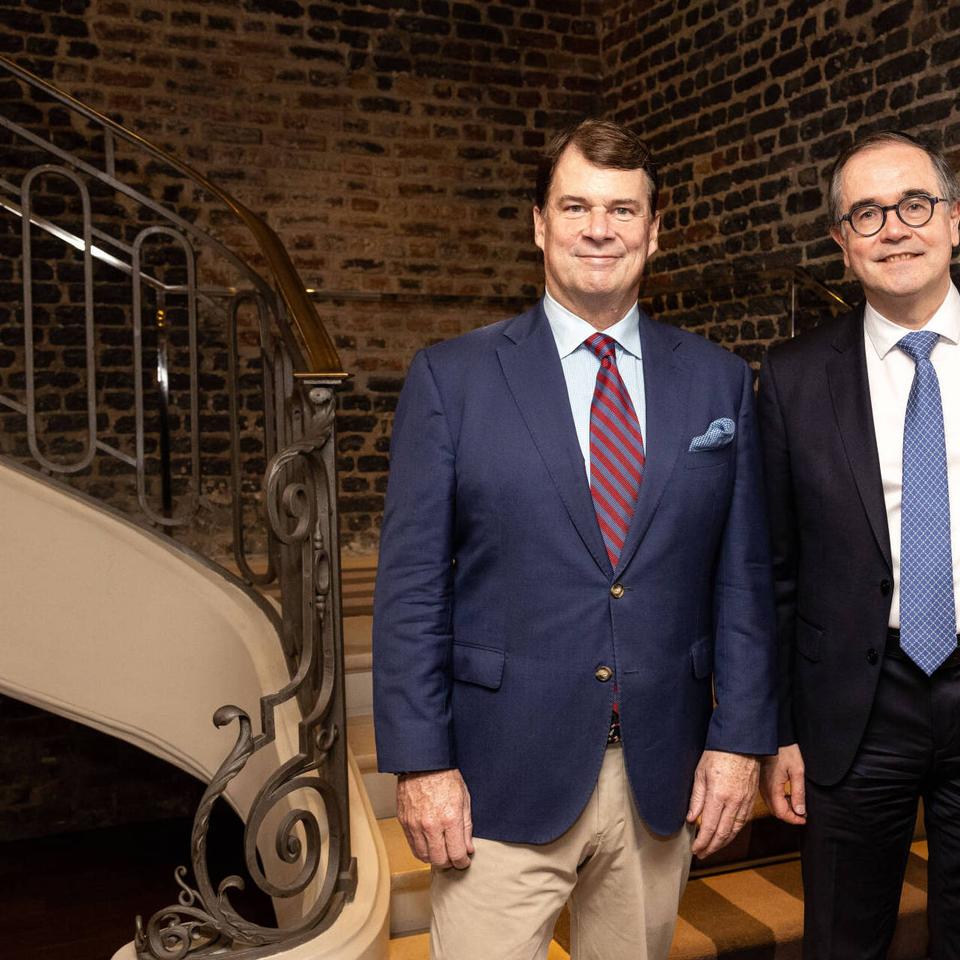 Jim Farley, P.-D.G.&amp;nbsp;de Ford Motor Company, et François Provost, D.G. de Renault Group, annoncent une nouvelle collaboration historique entre les deux constructeurs. © Renault Group