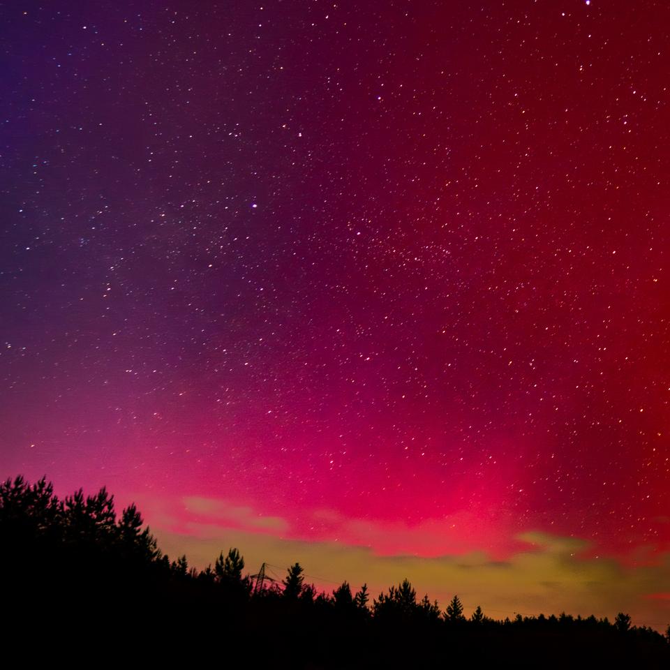 Notre Soleil en colère nous offre une fois de plus le spectacle des aurores boréales à des latitudes moyennes. © Rhombur, Adobe Stock