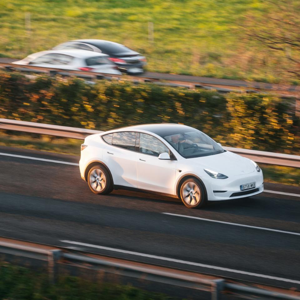 Un an en Tesla : son bilan financier fait réfléchir les conducteurs thermiques. © Mario Guti, iStock