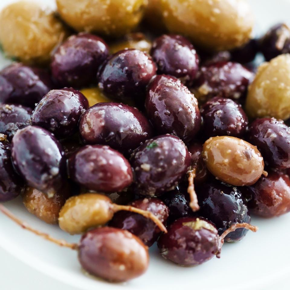 Quelle différence entre une olive verte et une olive noire — free download