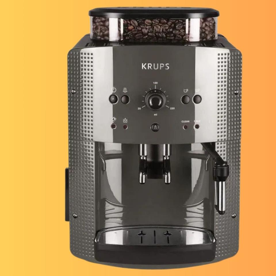 La machine à café à grain automatique Krups Essential&nbsp;est proposée à un tarif très avantageux pour le Black Month © Cdiscount