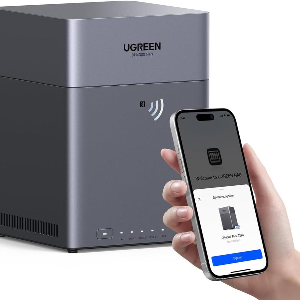 Le Black Friday UGREEN vous permet d’adopter un cloud privé grâce à une remise allant jusqu’à -25 % sur le NAS DH4300 Plus © UGREEN