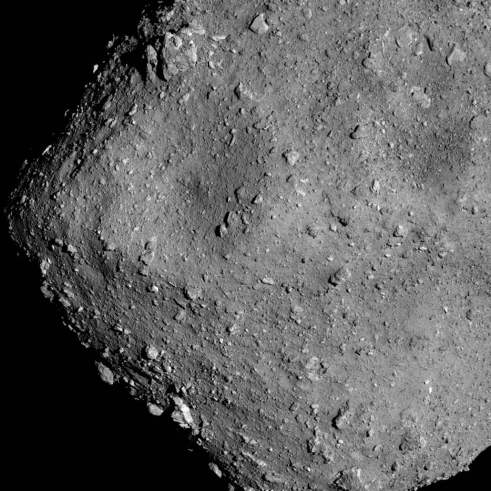 Ryugu vu par Hayabusa 2 à une altitude de six kilomètres. © Jaxa, *University of Tokyo, Kochi University, Rikkyo University, Nagoya University, Chiba Institute of Technology, Meiji University, University of Aizu*, AIST
